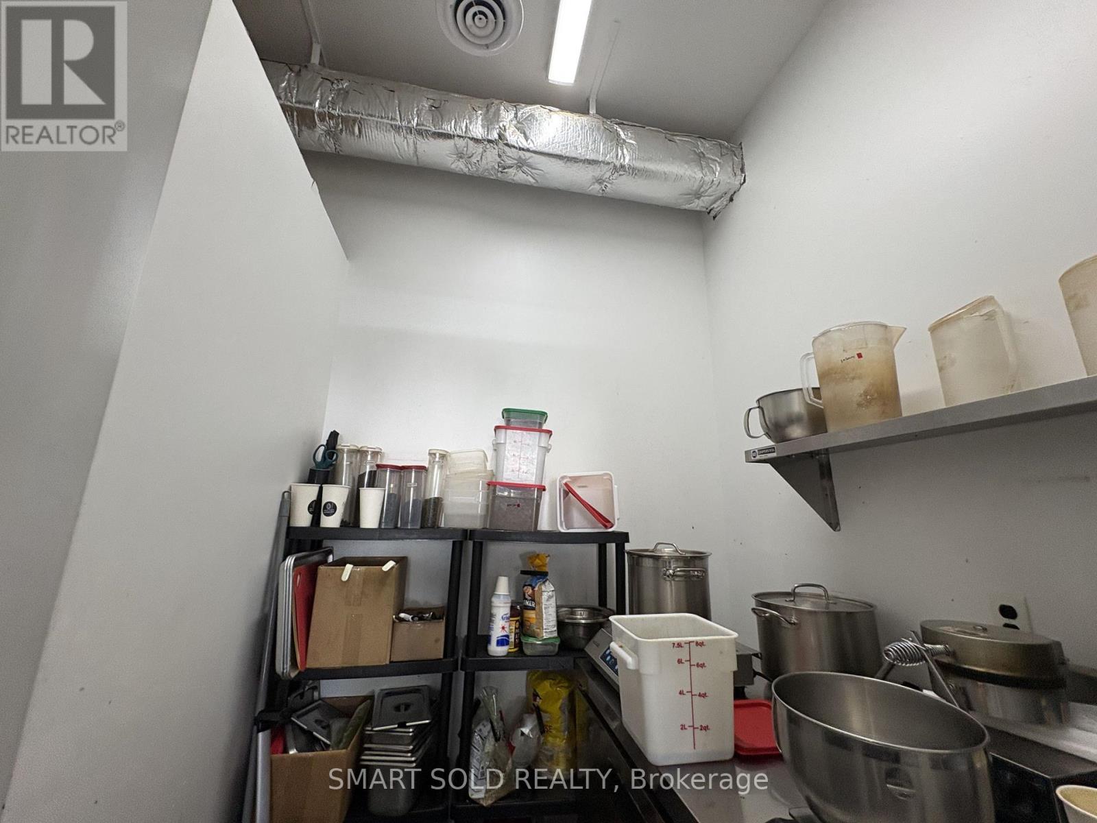 637 Bloor Street W, Toronto, Ontario  M6G 1K8 - Photo 17 - C13652902