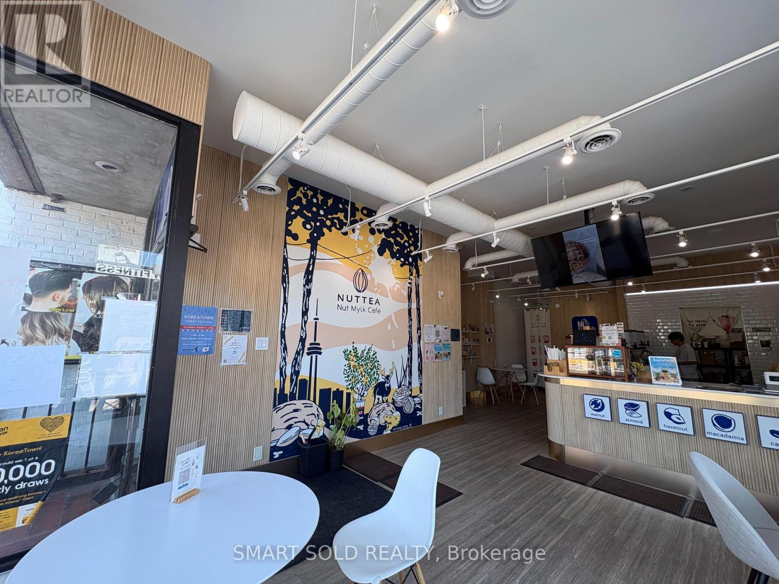 637 Bloor Street W, Toronto, Ontario  M6G 1K8 - Photo 5 - C13652902