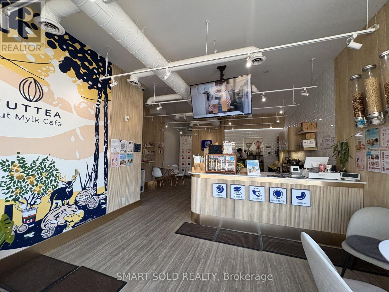 637 Bloor Street W, Toronto, Ontario  M6G 1K8 - Photo 8 - C13652902