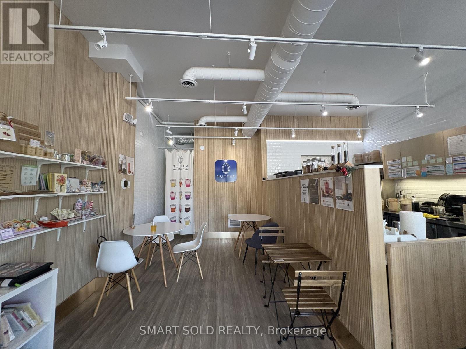 637 Bloor Street W, Toronto, Ontario  M6G 1K8 - Photo 9 - C13652902