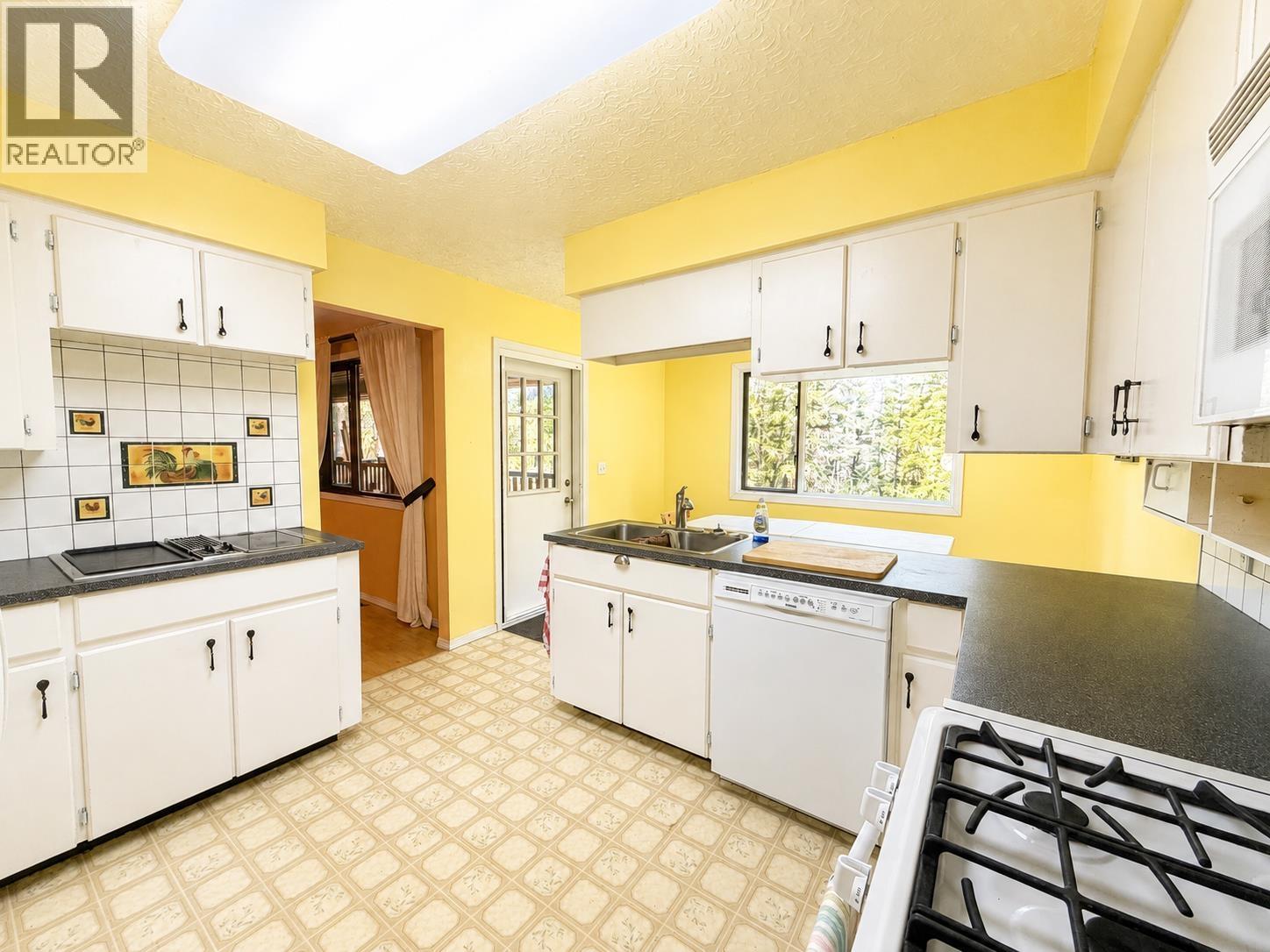 816 Roberts Drive, Esler / Dog Creek, British Columbia  V2G 3K8 - Photo 6 - R3153800