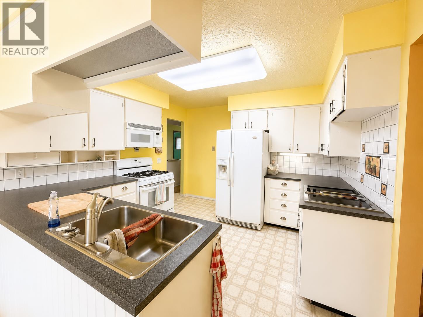 816 Roberts Drive, Esler / Dog Creek, British Columbia  V2G 3K8 - Photo 7 - R3153800