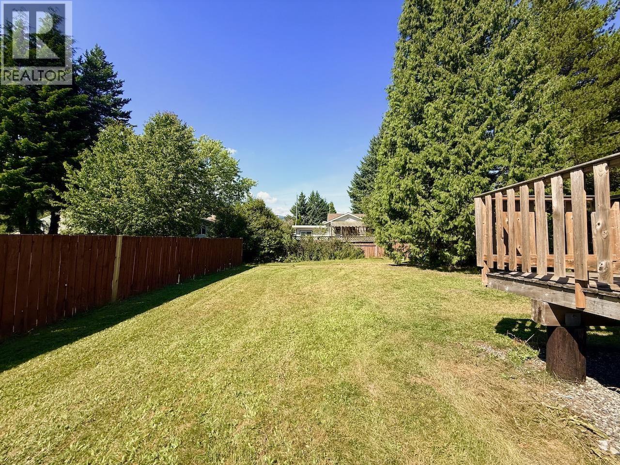 15 Nadina Street, Kitimat, British Columbia  V8C 2A3 - Photo 4 - R3153843