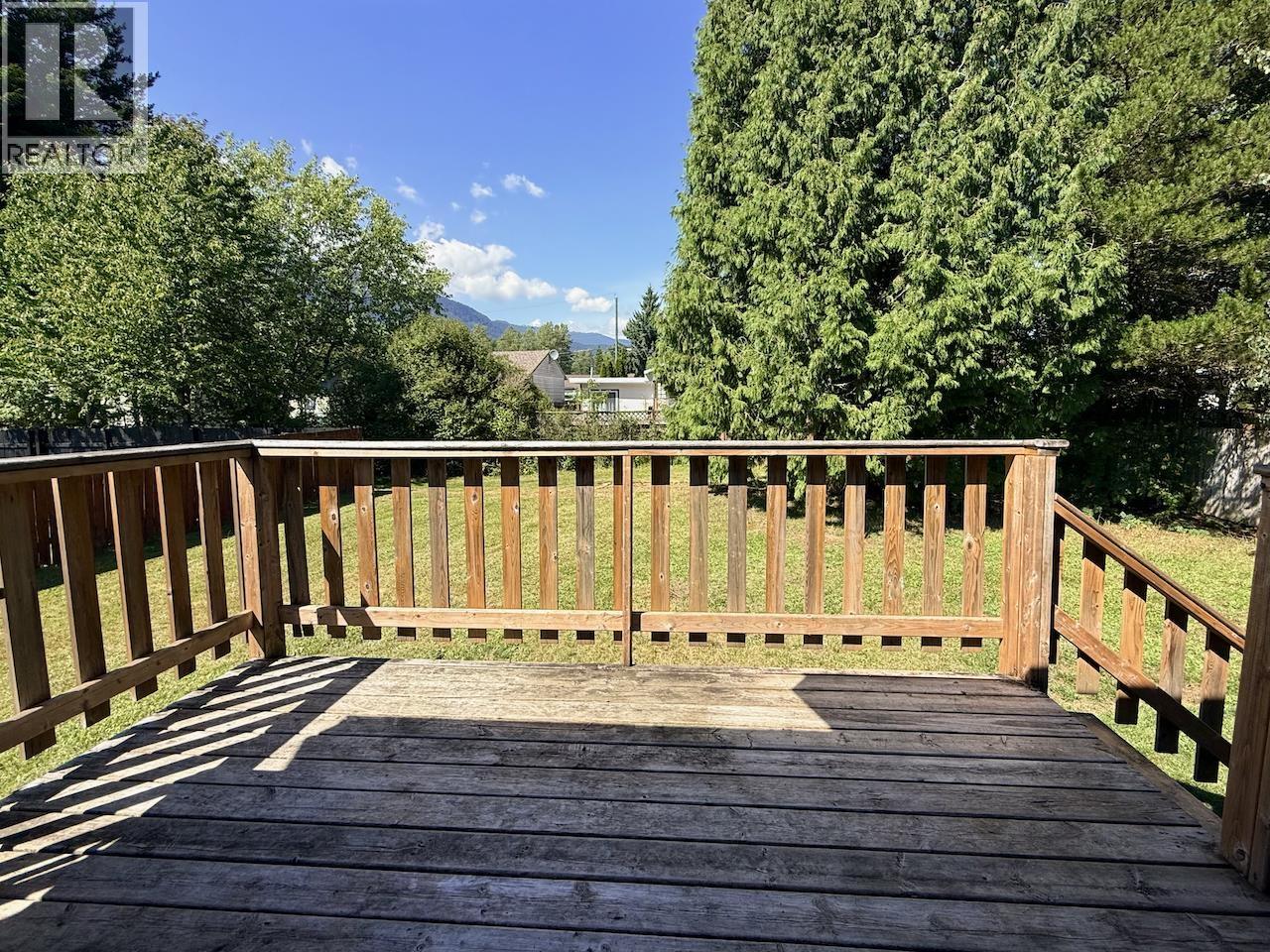 15 Nadina Street, Kitimat, British Columbia  V8C 2A3 - Photo 5 - R3153843