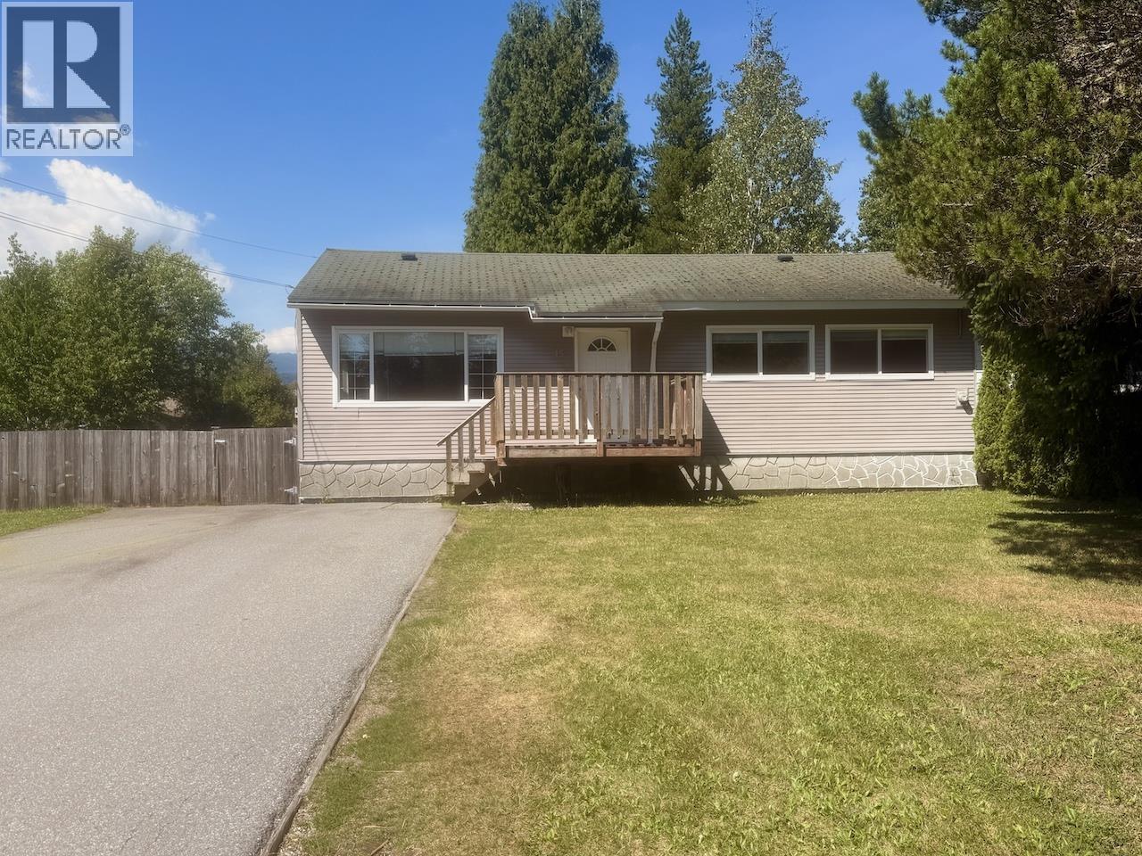 15 Nadina Street, Kitimat, British Columbia  V8C 2A3 - Photo 1 - R3153843