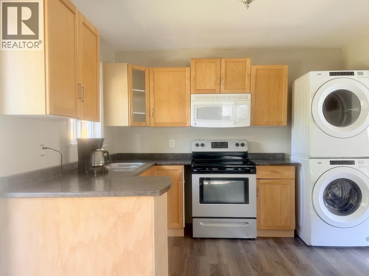 15 Nadina Street, Kitimat, British Columbia  V8C 2A3 - Photo 9 - R3153843
