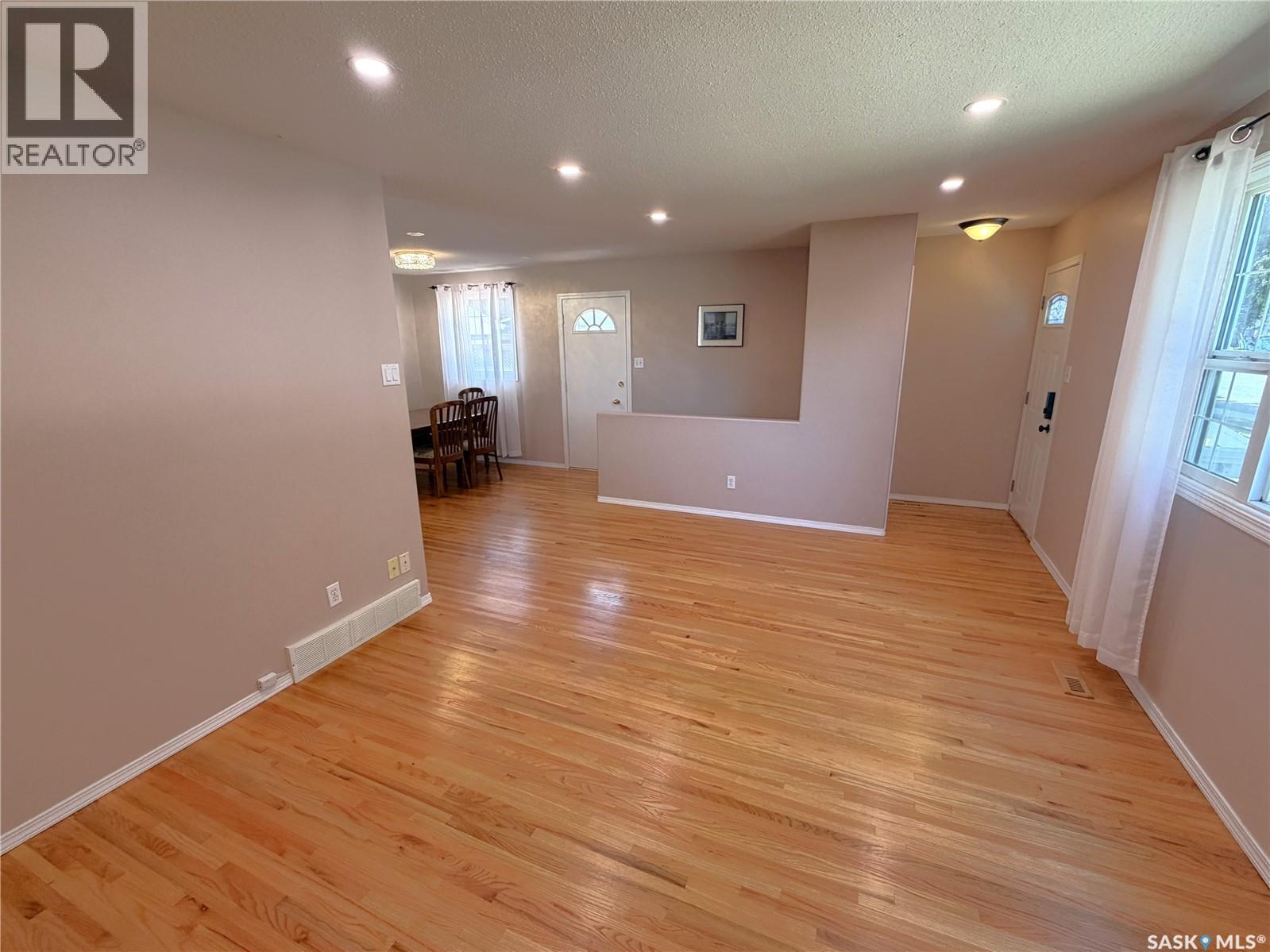 133 Lloyd Crescent, Saskatoon, Saskatchewan  S7L 4Y8 - Photo 7 - SK044652