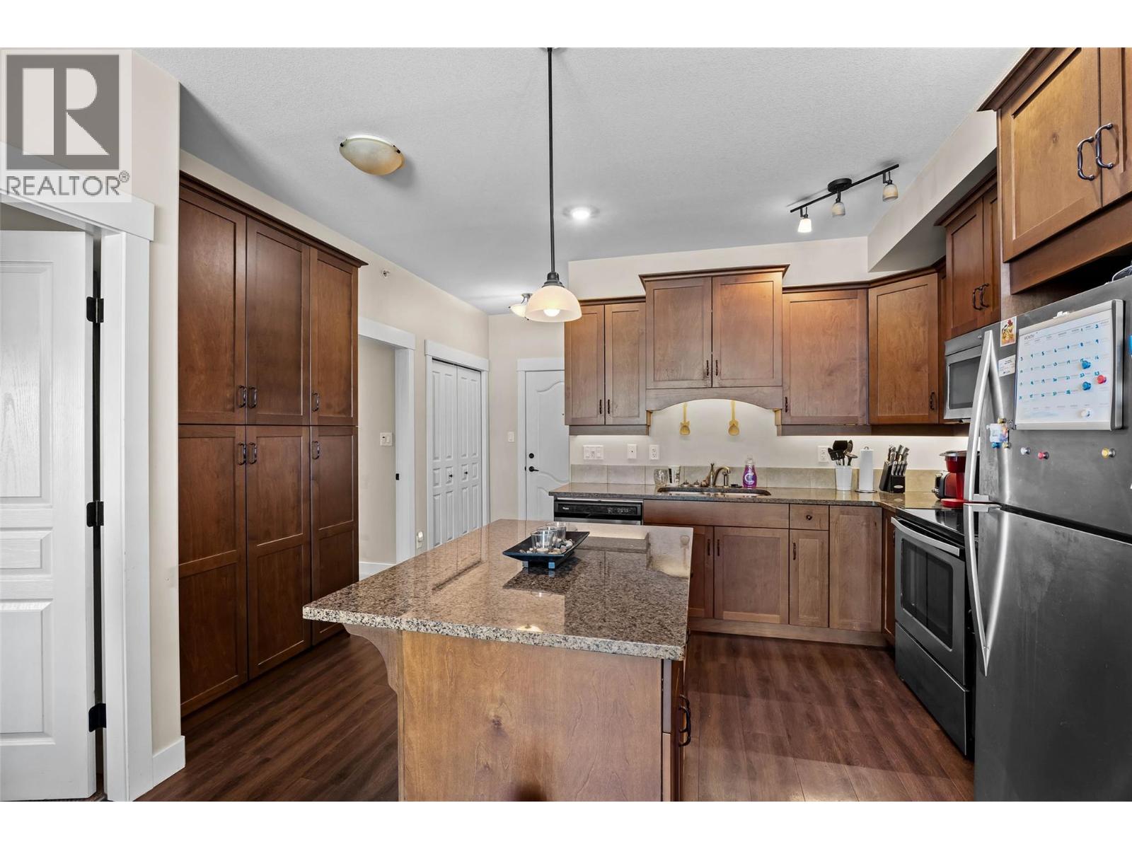 755 Mcgill Road Unit# 411, Kamloops, British Columbia  V2C 0B6 - Photo 4 - 10394880