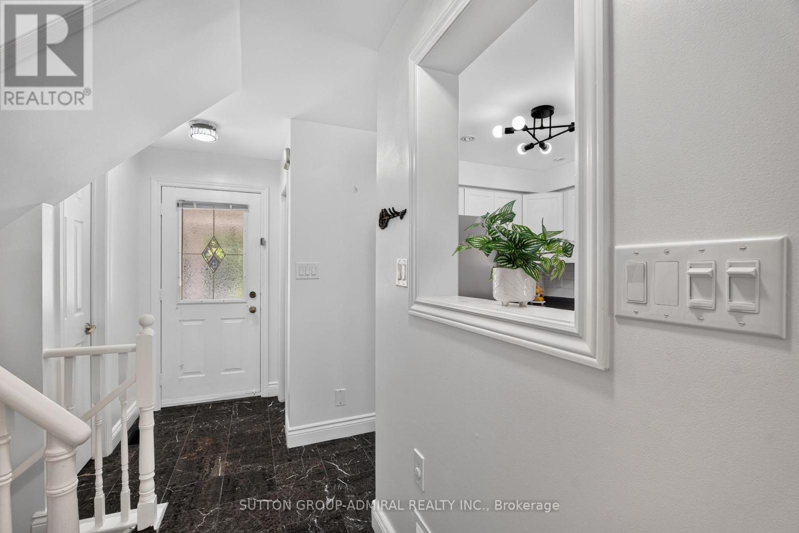 14 Mullis Crescent, Brampton, Ontario  L6Y 4T3 - Photo 8 - W13652884