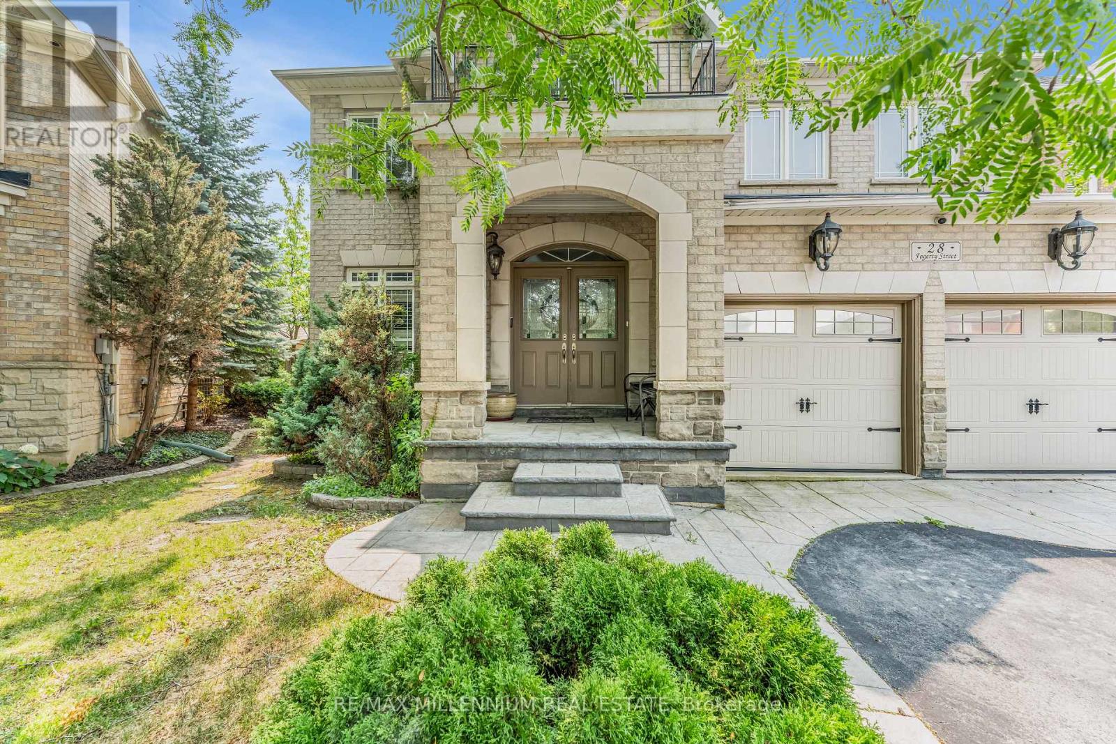 28 Fogerty Street, Brampton, Ontario  L6Y 5K2 - Photo 2 - W13652904