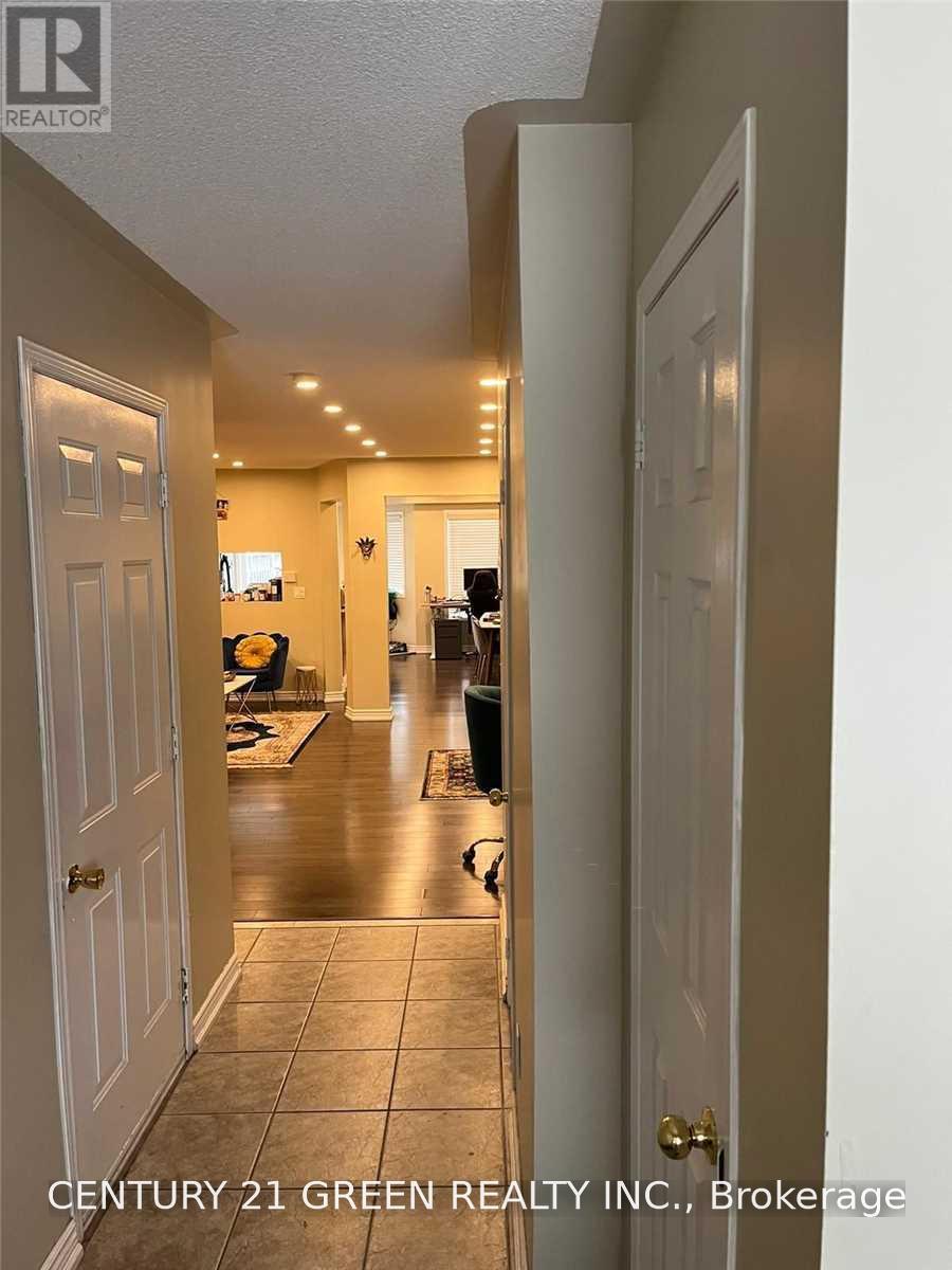 (Upper) - 181 Manley Lane, Milton, Ontario  L9T 5P1 - Photo 4 - W13652956