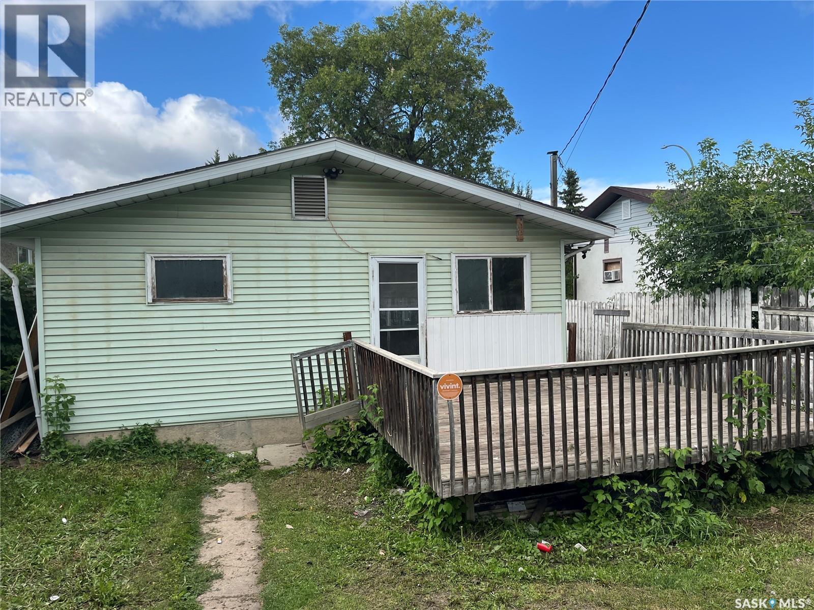 591 23rd Street E, Prince Albert, Saskatchewan  S6V 1R1 - Photo 2 - SK044994
