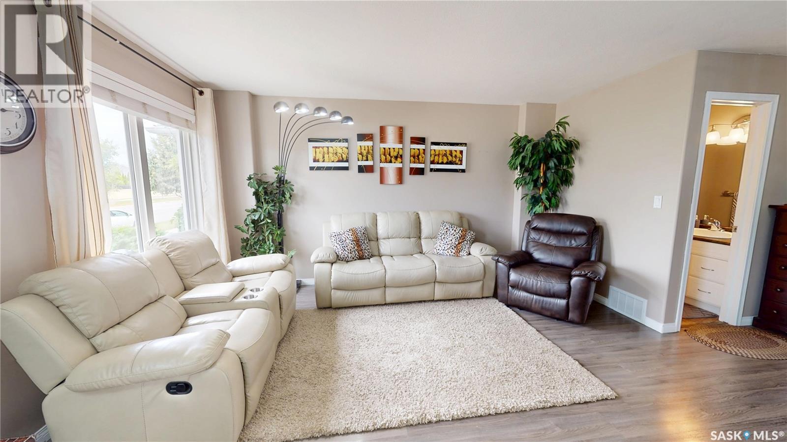2933 Mcclocklin Road, Saskatoon, Saskatchewan S7R 0A1 - Photo 4 - SK044913