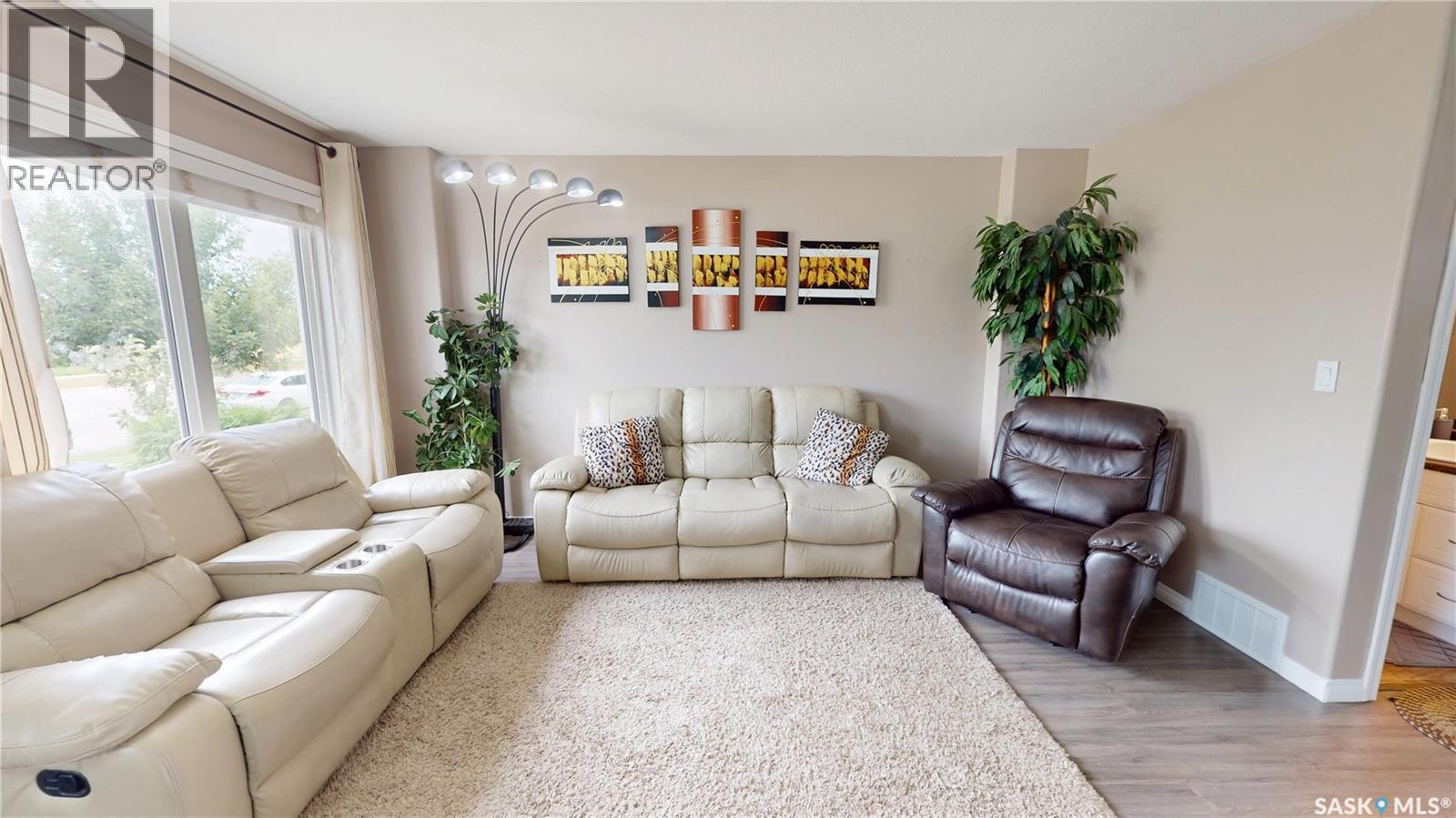 2933 Mcclocklin Road, Saskatoon, Saskatchewan S7R 0A1 - Photo 7 - SK044913