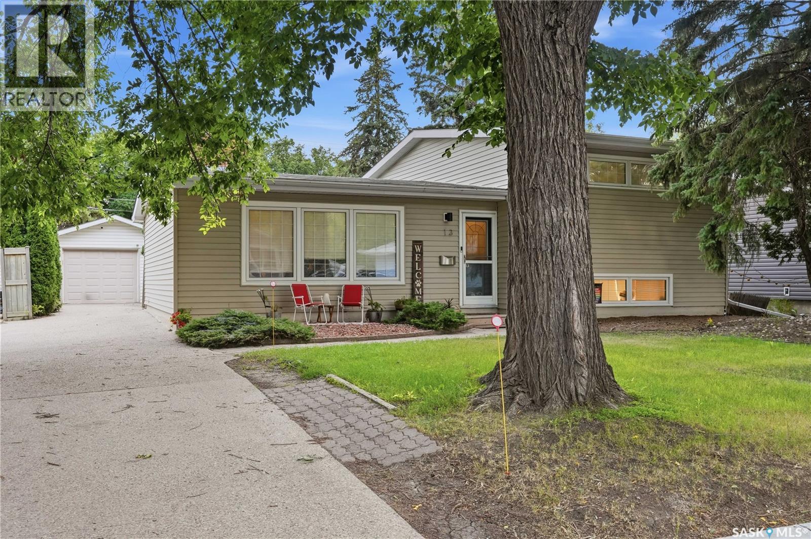 13 Anderson Avenue, Regina, Saskatchewan  S4S 4R3 - Photo 1 - SK044989