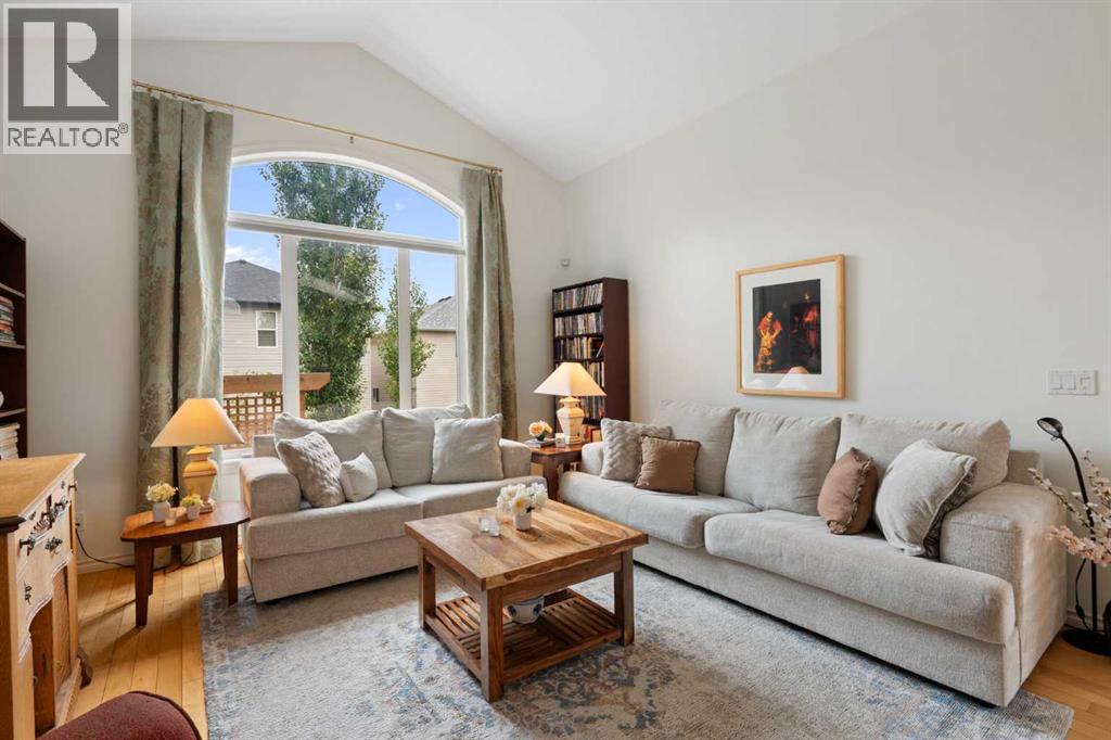 19 Rockmont Court NW, Calgary, Alberta  T3G 5V8 - Photo 10 - A2335201