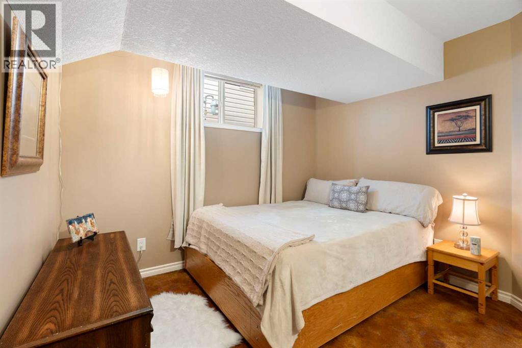 19 Rockmont Court NW, Calgary, Alberta  T3G 5V8 - Photo 26 - A2335201