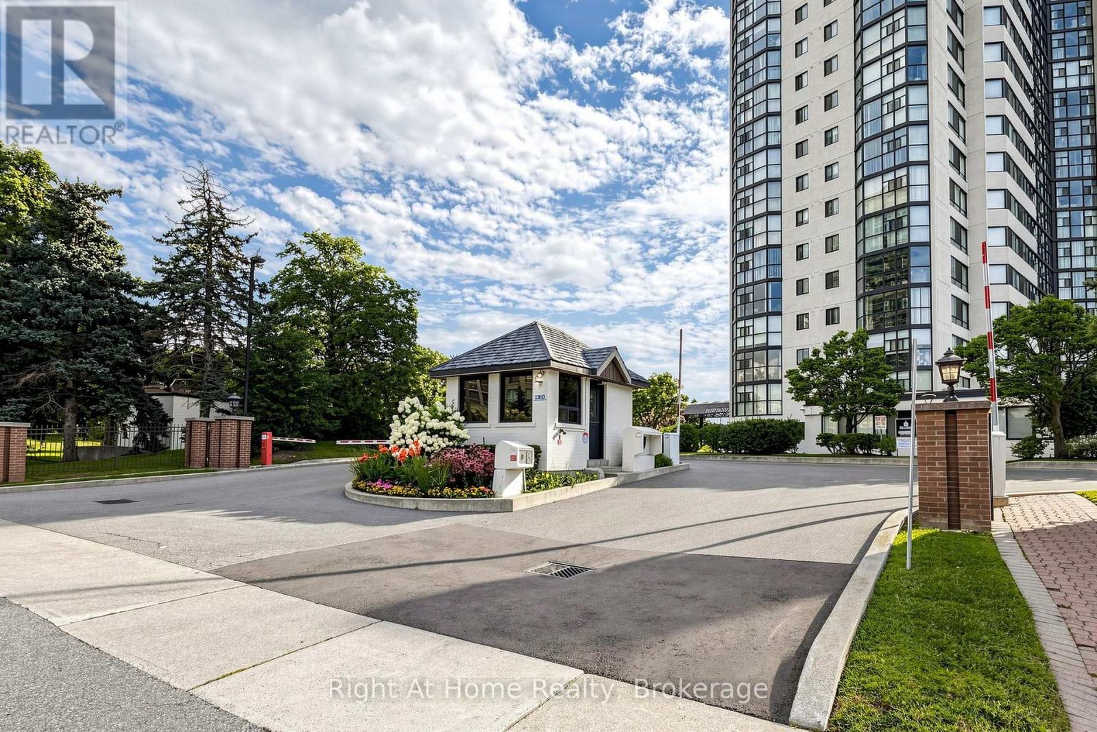 1509 - 1360 Rathburn Road E, Mississauga, Ontario  L4W 4H4 - Photo 4 - W13614918