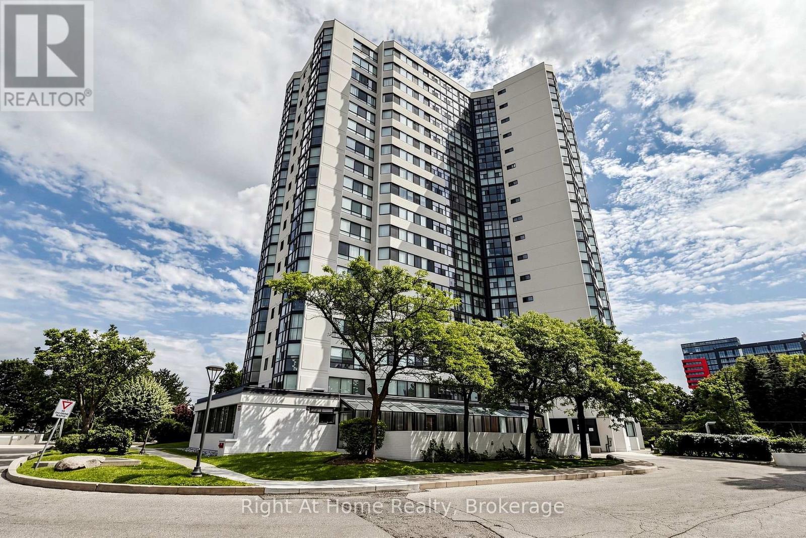 1509 - 1360 Rathburn Road E, Mississauga, Ontario  L4W 4H4 - Photo 3 - W13614918