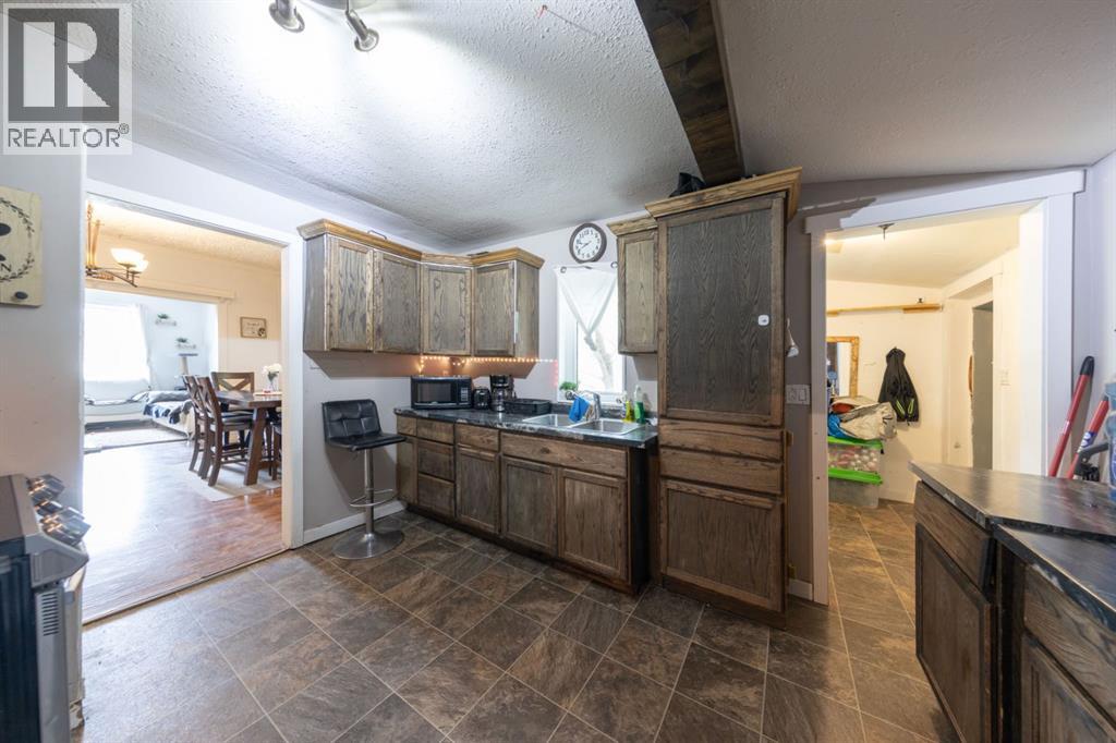 5620 49 Avenue, Lloydminster, Saskatchewan  S9V 0E5 - Photo 8 - A2309911