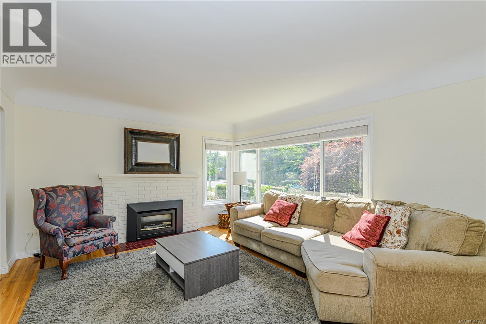 129 Moss St, Victoria, British Columbia  V8V 4M2 - Photo 5 - 1044933
