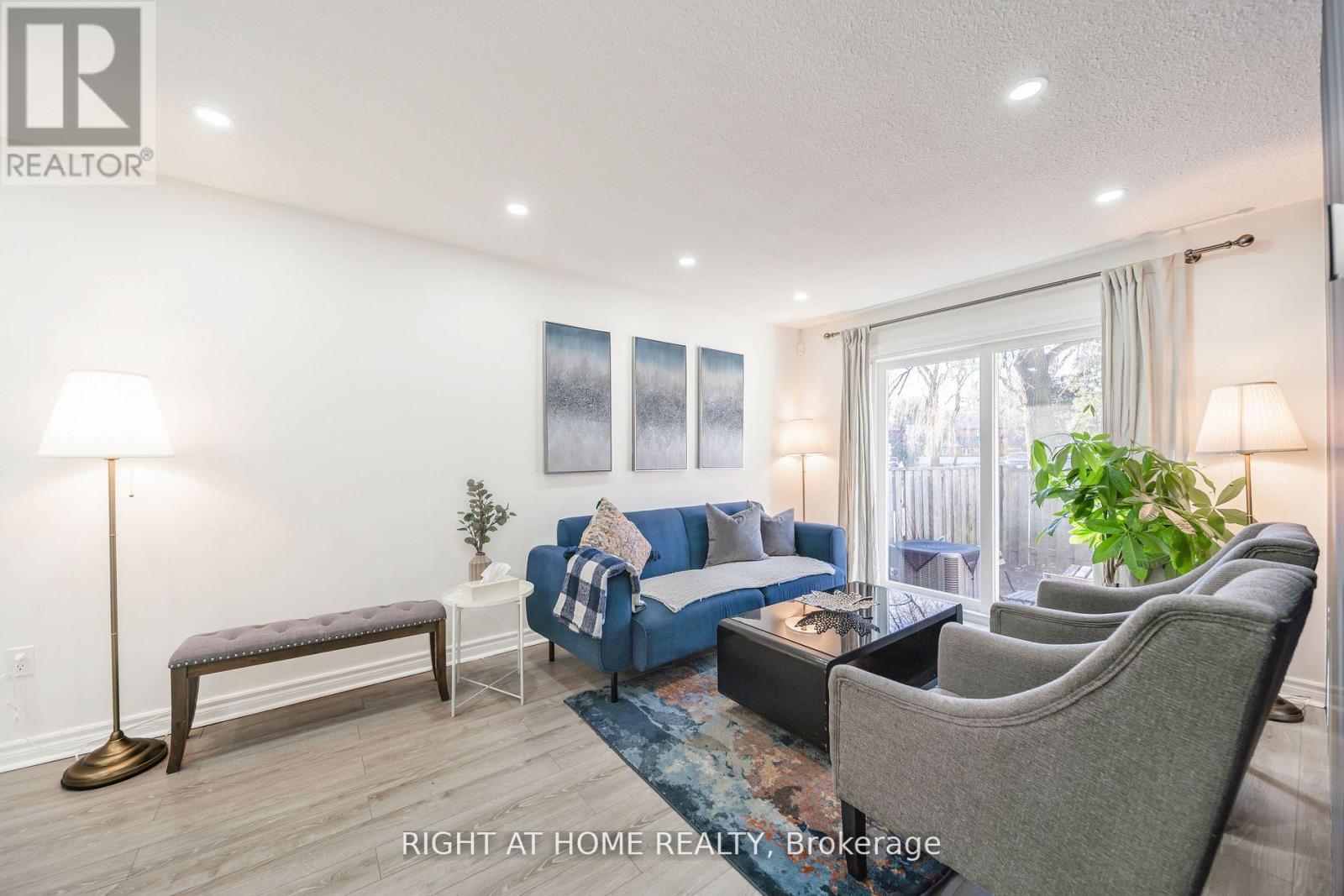 12 Lace Fern Way, Toronto, Ontario  M2J 4L9 - Photo 10 - C13652934