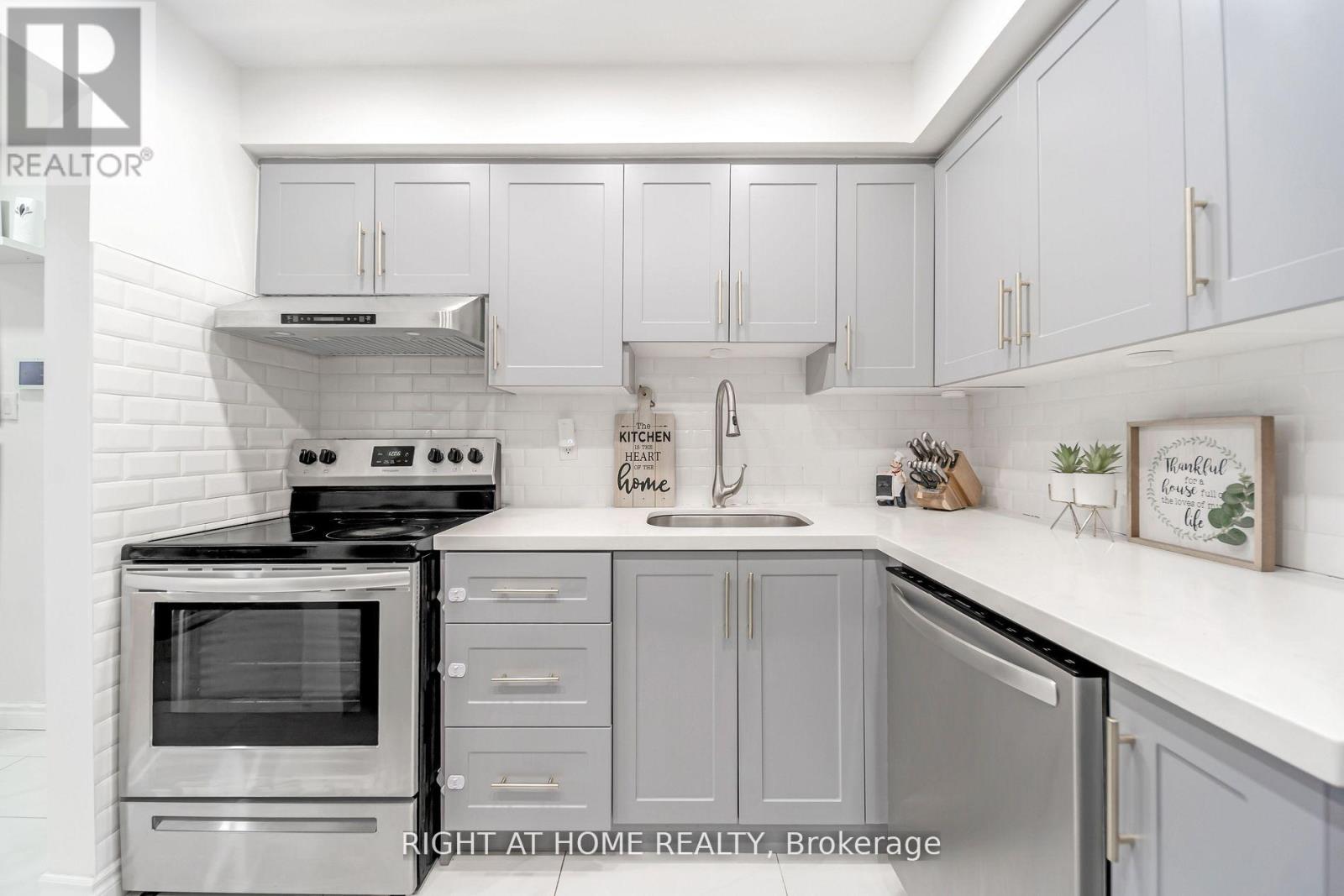 12 Lace Fern Way, Toronto, Ontario  M2J 4L9 - Photo 12 - C13652934