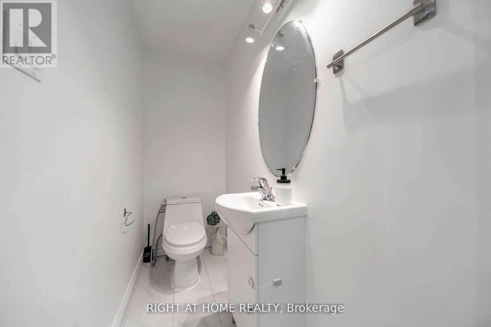 12 Lace Fern Way, Toronto, Ontario  M2J 4L9 - Photo 18 - C13652934