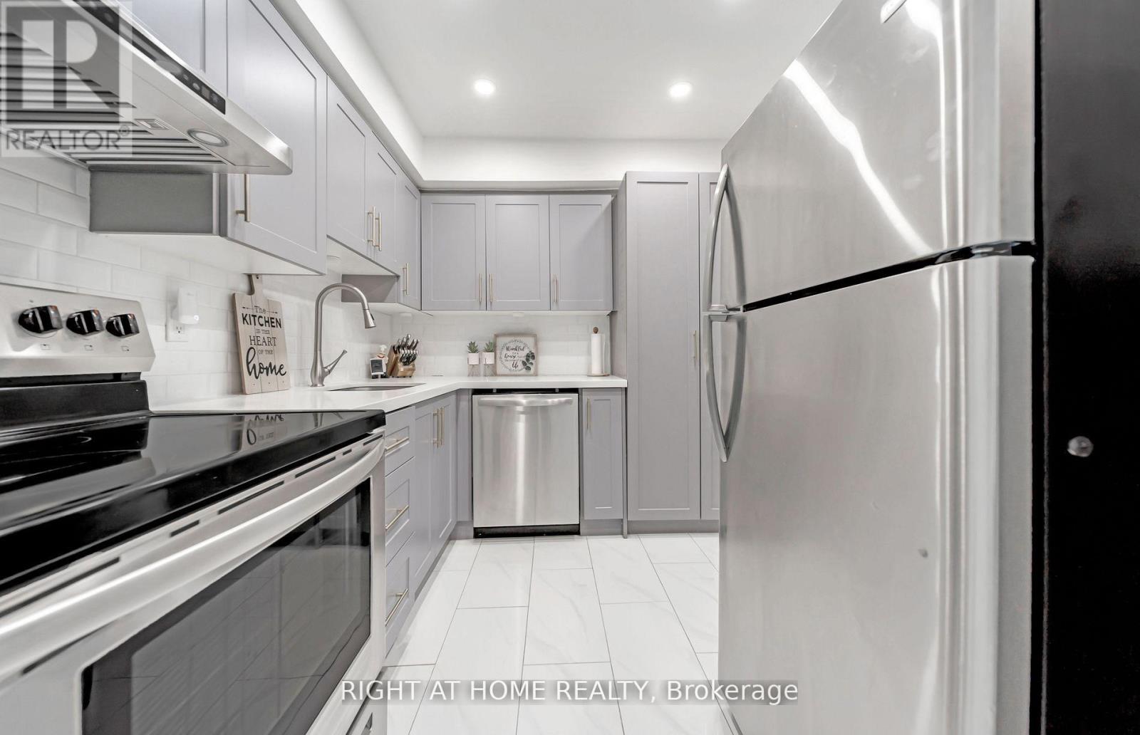 12 Lace Fern Way, Toronto, Ontario  M2J 4L9 - Photo 14 - C13652934