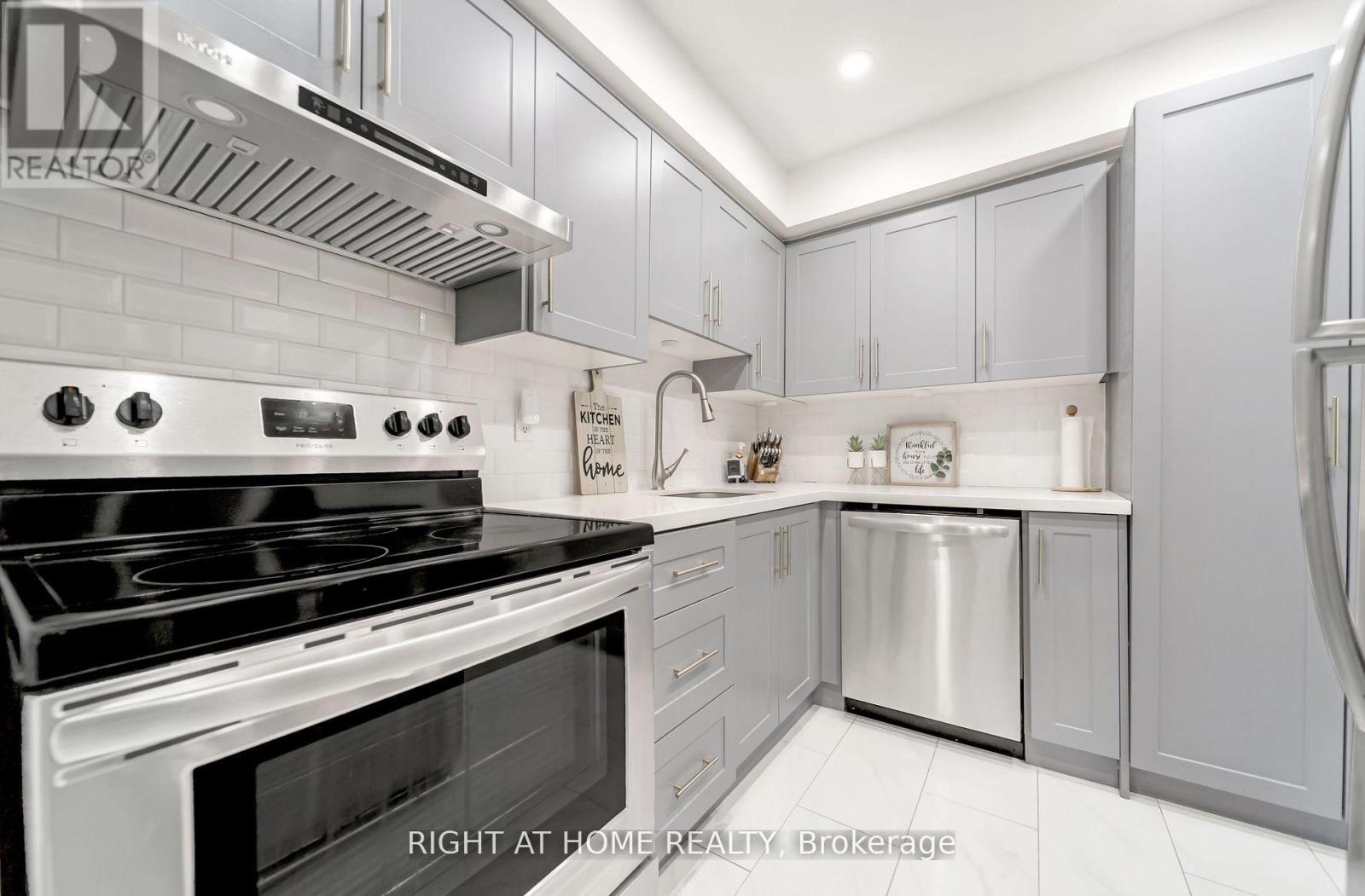12 Lace Fern Way, Toronto, Ontario  M2J 4L9 - Photo 13 - C13652934