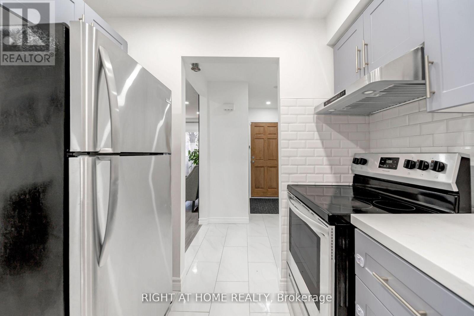 12 Lace Fern Way, Toronto, Ontario  M2J 4L9 - Photo 16 - C13652934