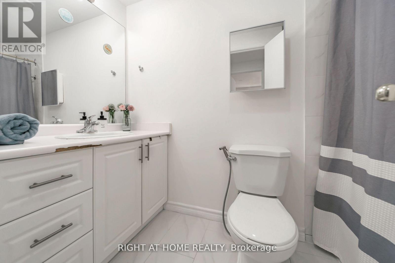 12 Lace Fern Way, Toronto, Ontario  M2J 4L9 - Photo 24 - C13652934