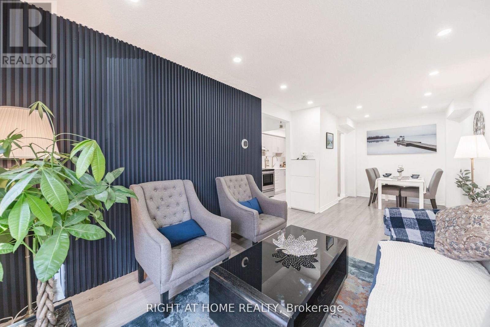 12 Lace Fern Way, Toronto, Ontario  M2J 4L9 - Photo 9 - C13652934
