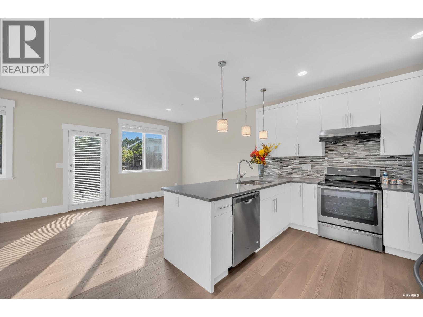 610 Thirteenth Street, New Westminster, British Columbia  V3M 4M2 - Photo 10 - R3153850