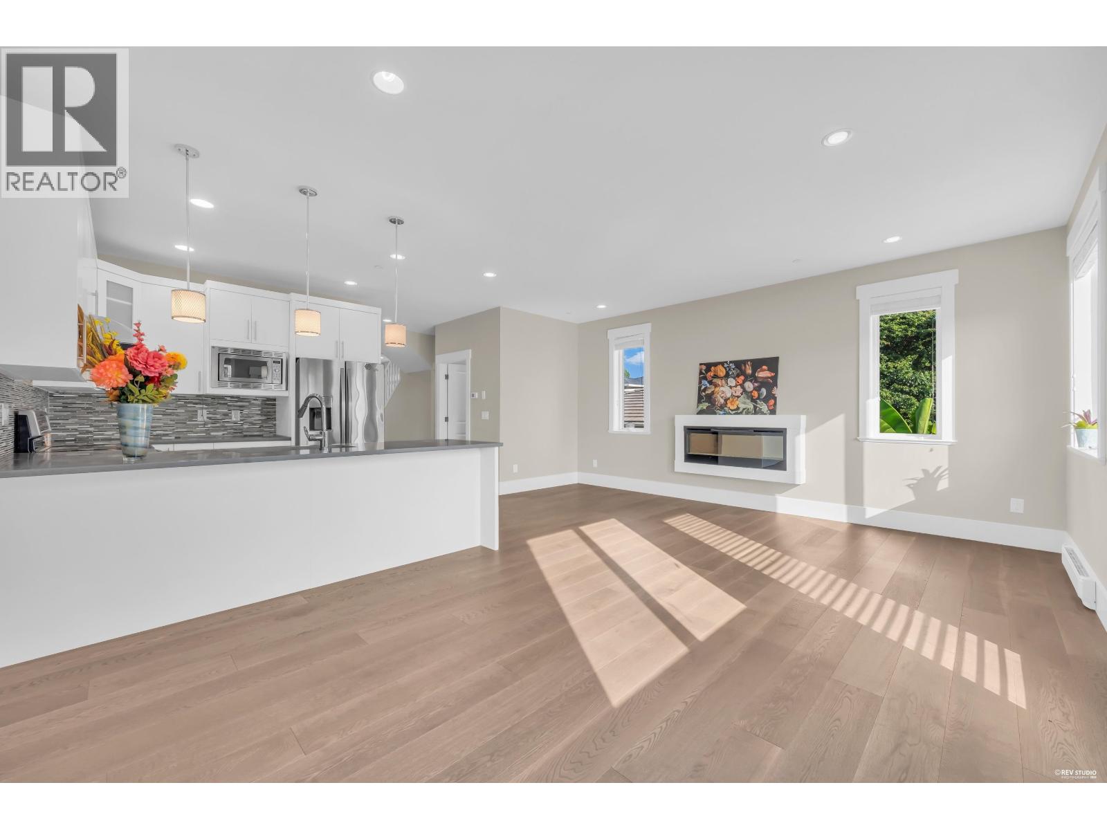 610 Thirteenth Street, New Westminster, British Columbia  V3M 4M2 - Photo 12 - R3153850