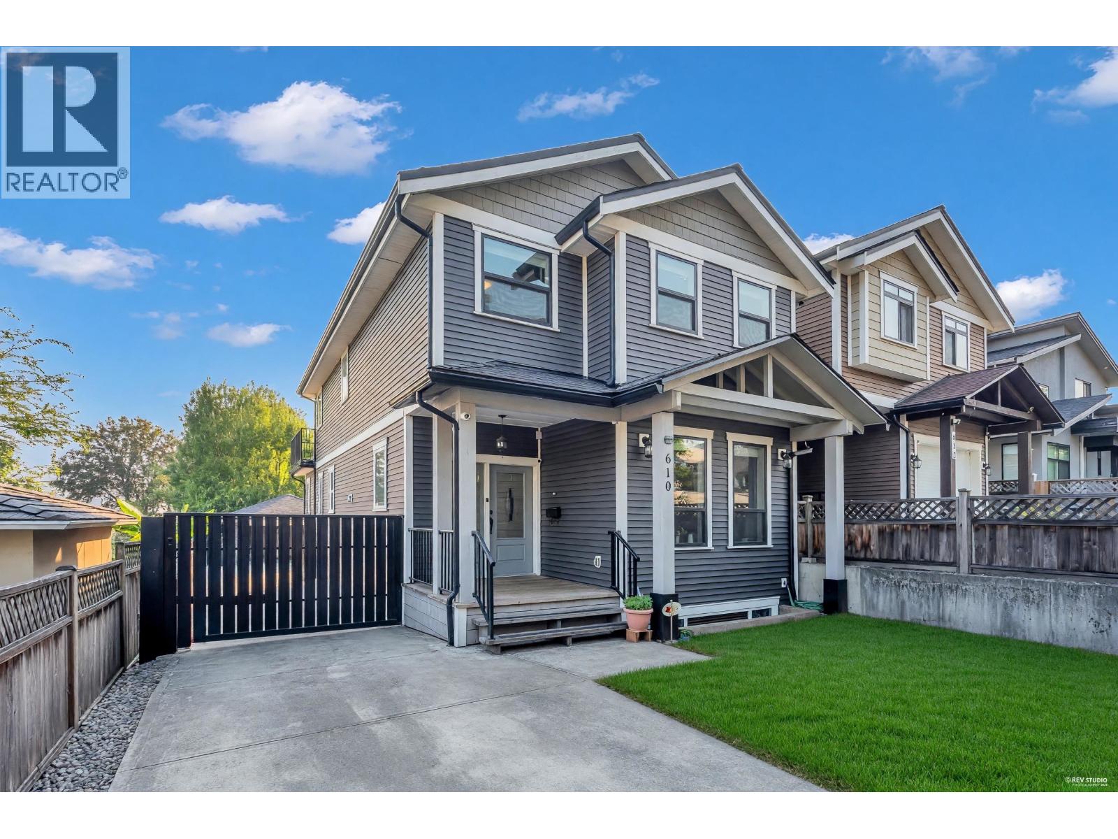 610 Thirteenth Street, New Westminster, British Columbia  V3M 4M2 - Photo 2 - R3153850