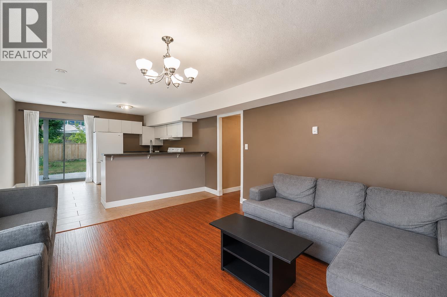 976 Hosmer Court, Coquitlam, British Columbia  V3C 4T8 - Photo 5 - R3153817