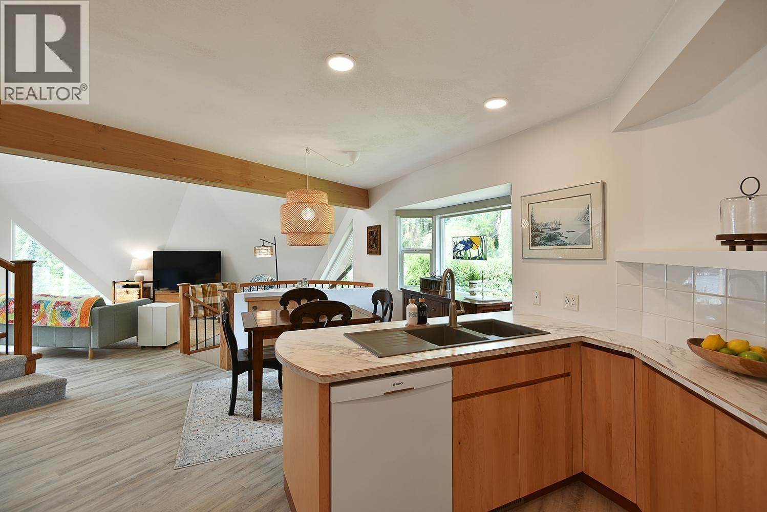 13031 Narrows Road, Madeira Park, British Columbia  V0N 2H1 - Photo 13 - R3153818