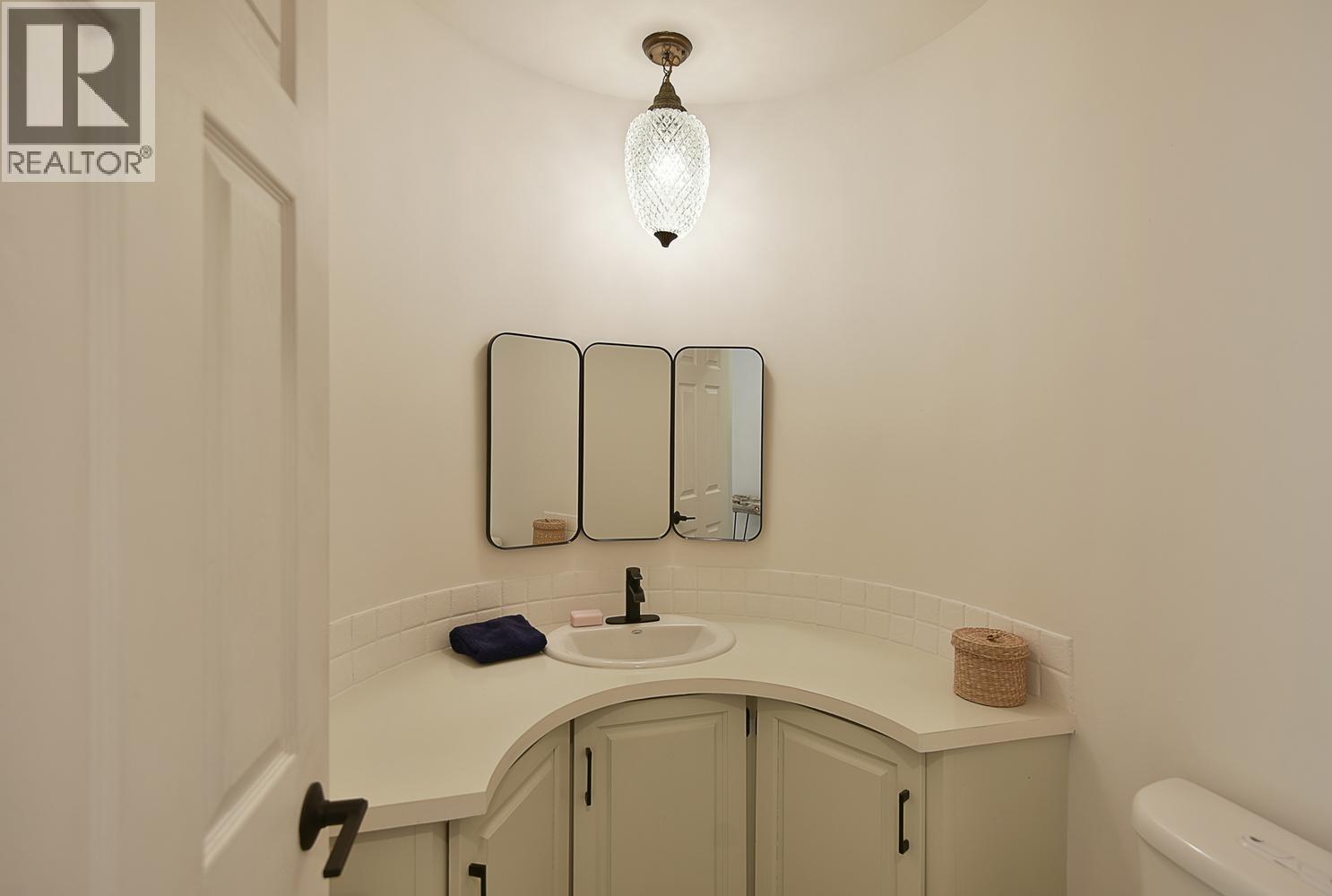 13031 Narrows Road, Madeira Park, British Columbia  V0N 2H1 - Photo 18 - R3153818