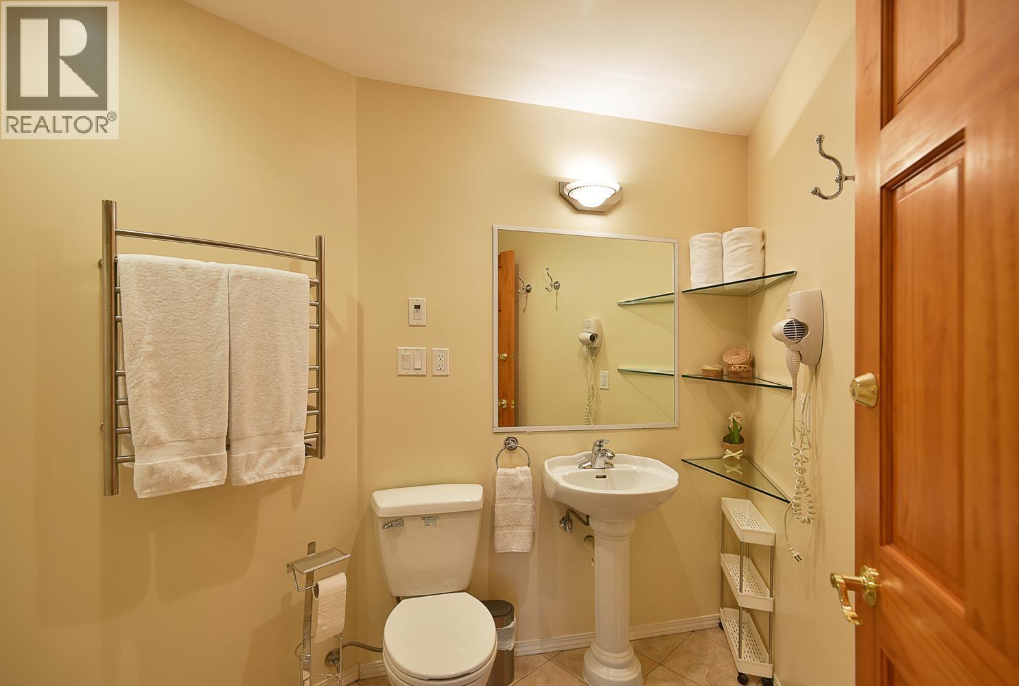 13031 Narrows Road, Madeira Park, British Columbia  V0N 2H1 - Photo 31 - R3153818