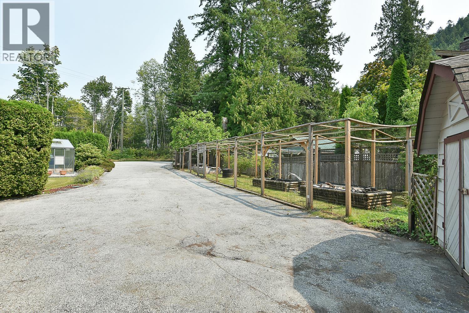 13031 Narrows Road, Madeira Park, British Columbia  V0N 2H1 - Photo 39 - R3153818