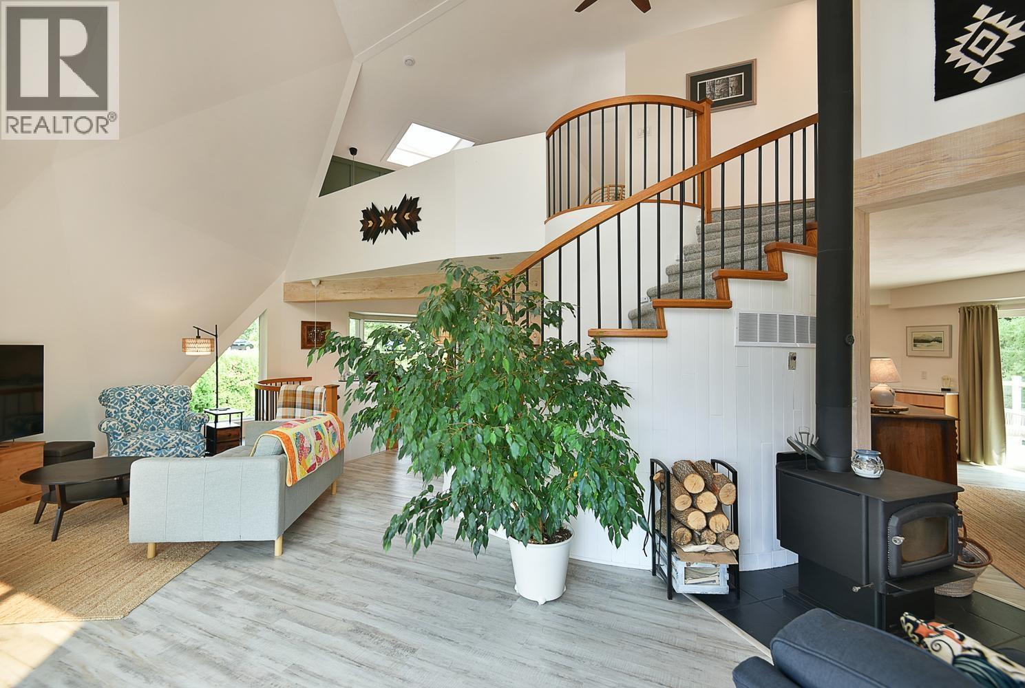 13031 Narrows Road, Madeira Park, British Columbia  V0N 2H1 - Photo 5 - R3153818