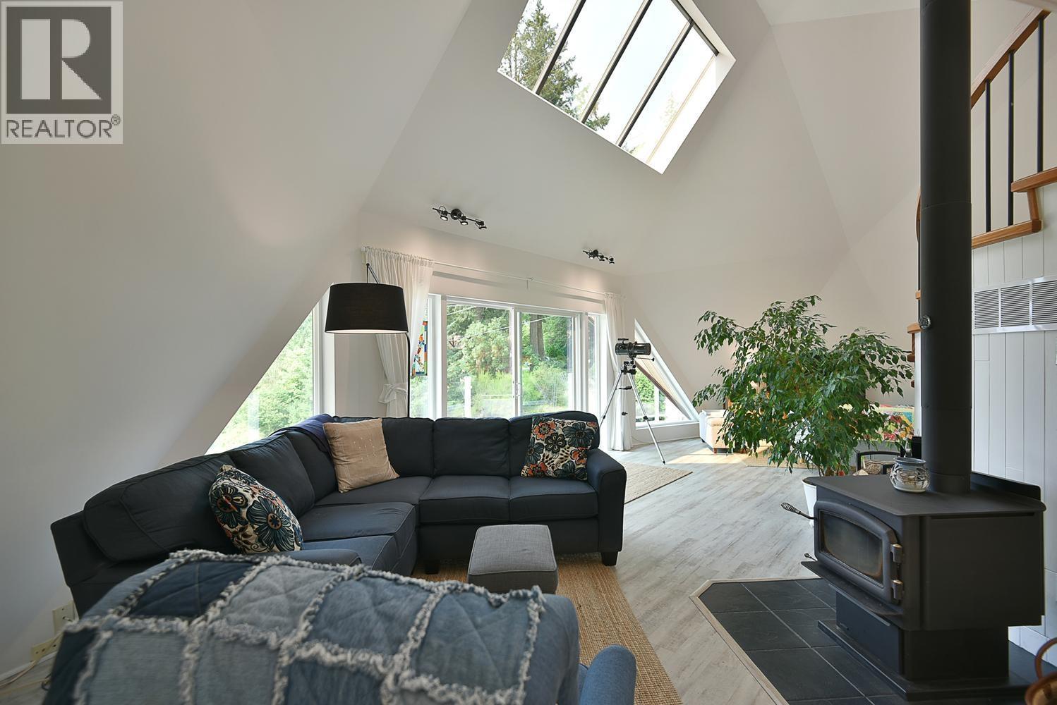 13031 Narrows Road, Madeira Park, British Columbia  V0N 2H1 - Photo 6 - R3153818