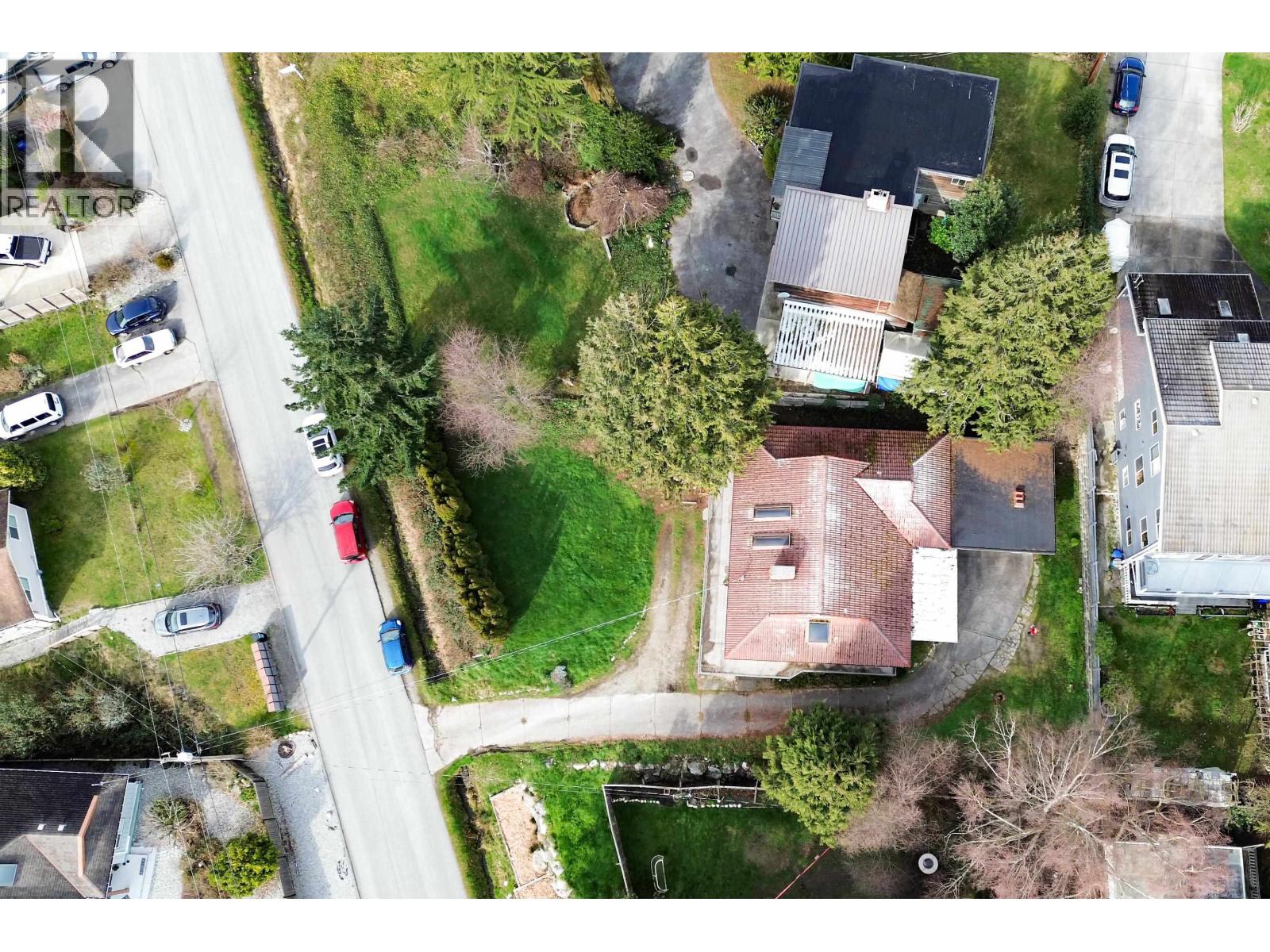 4902 Laurel Avenue, Sechelt, British Columbia  V7Z 0B7 - Photo 4 - R3153880