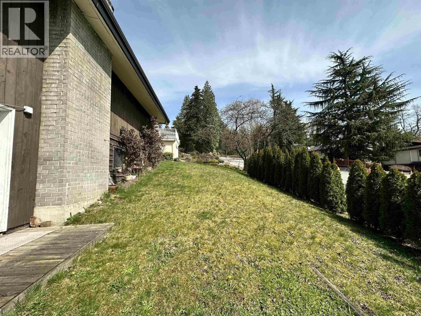 Basement 4897 Patrick Pl, Burnaby, British Columbia  V5J 3A5 - Photo 9 - R3153839