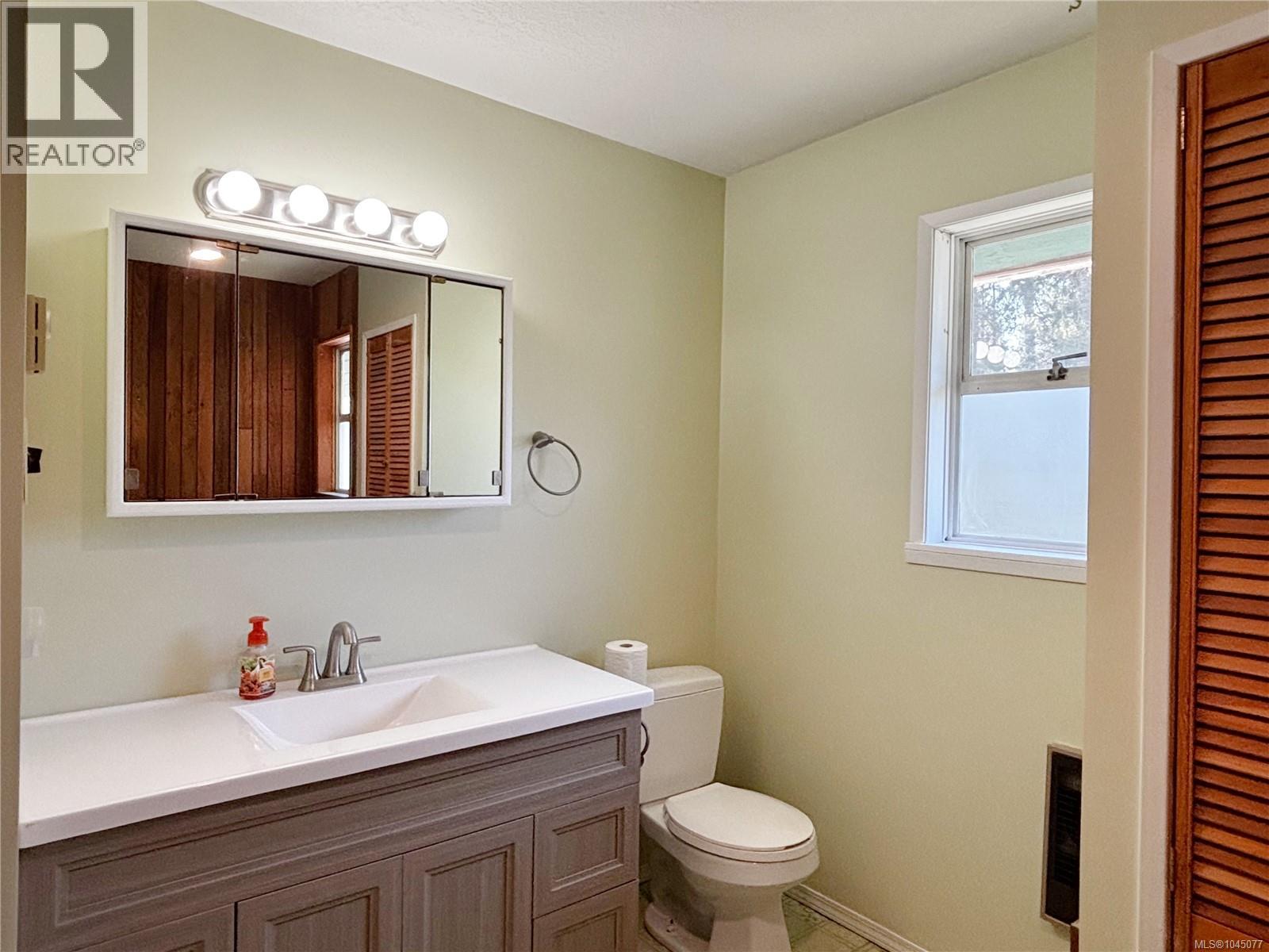 352 Nootka Dr, Gold River, British Columbia  V0P 1G0 - Photo 12 - 1045077