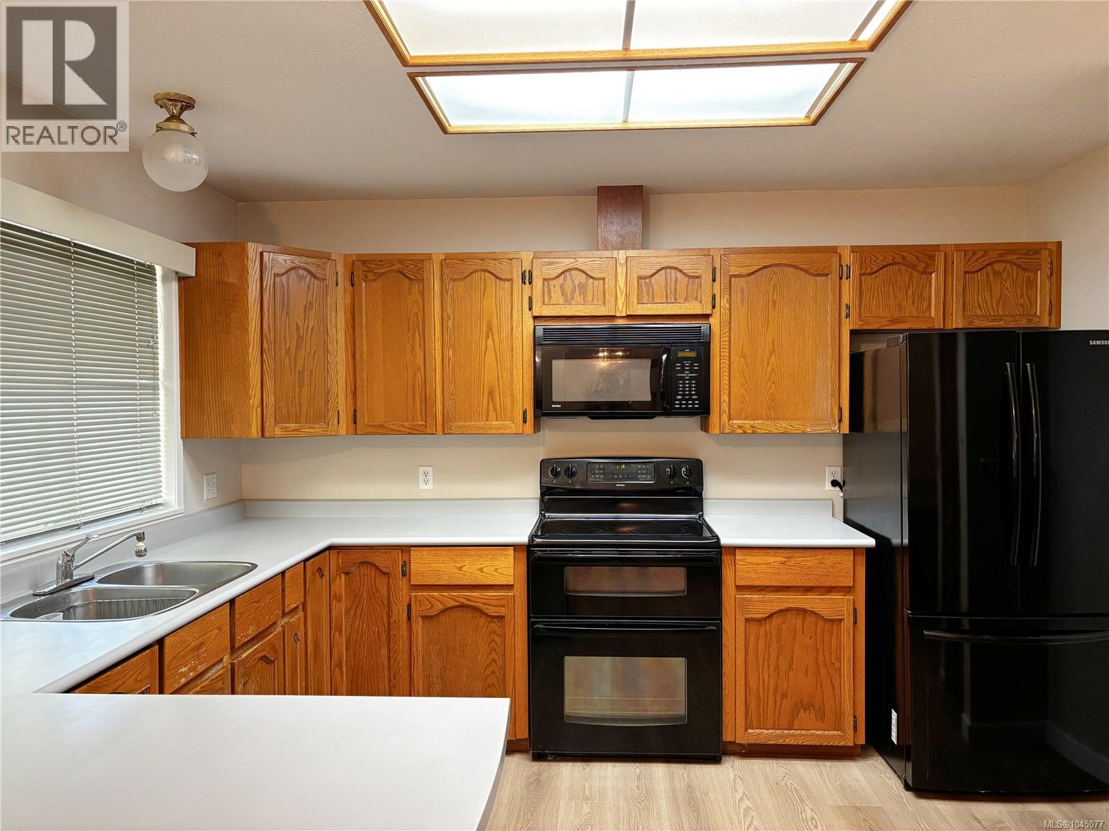 352 Nootka Dr, Gold River, British Columbia  V0P 1G0 - Photo 3 - 1045077