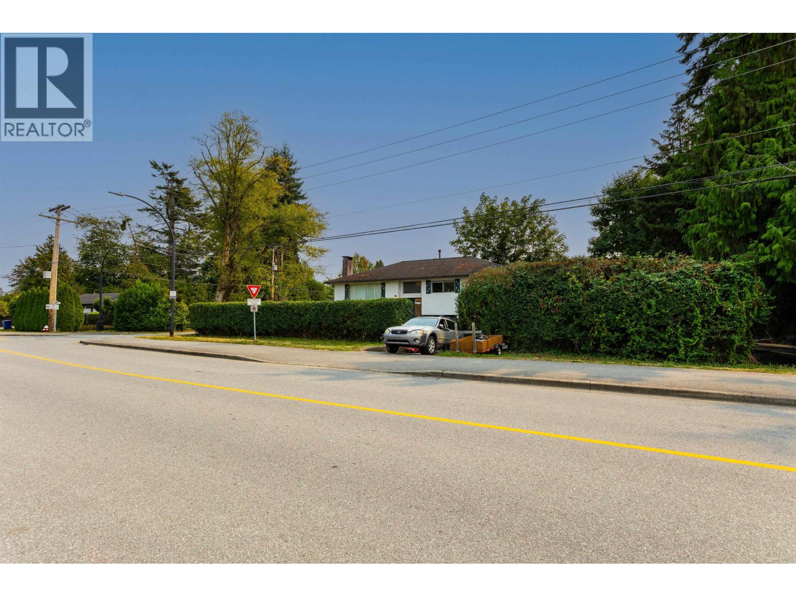22026 122nd Avenue, Maple Ridge, British Columbia  V2X 3X3 - Photo 3 - R3153685