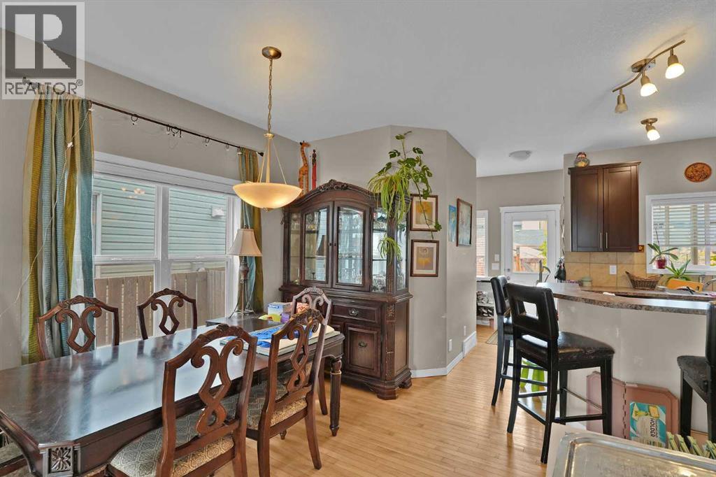 31 Walden Manor SE, Calgary, Alberta  T2X 0N1 - Photo 4 - A2332066