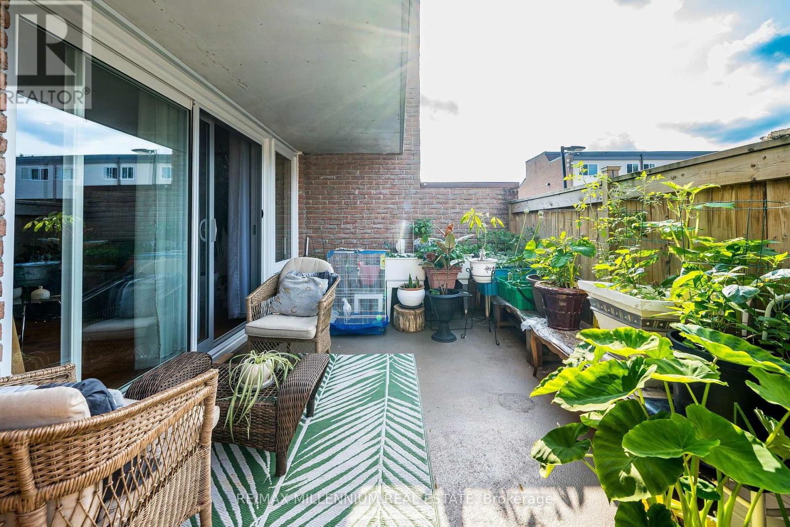 301 Milestone Crescent, Aurora, Ontario  L4G 3M2 - Photo 7 - N13652998